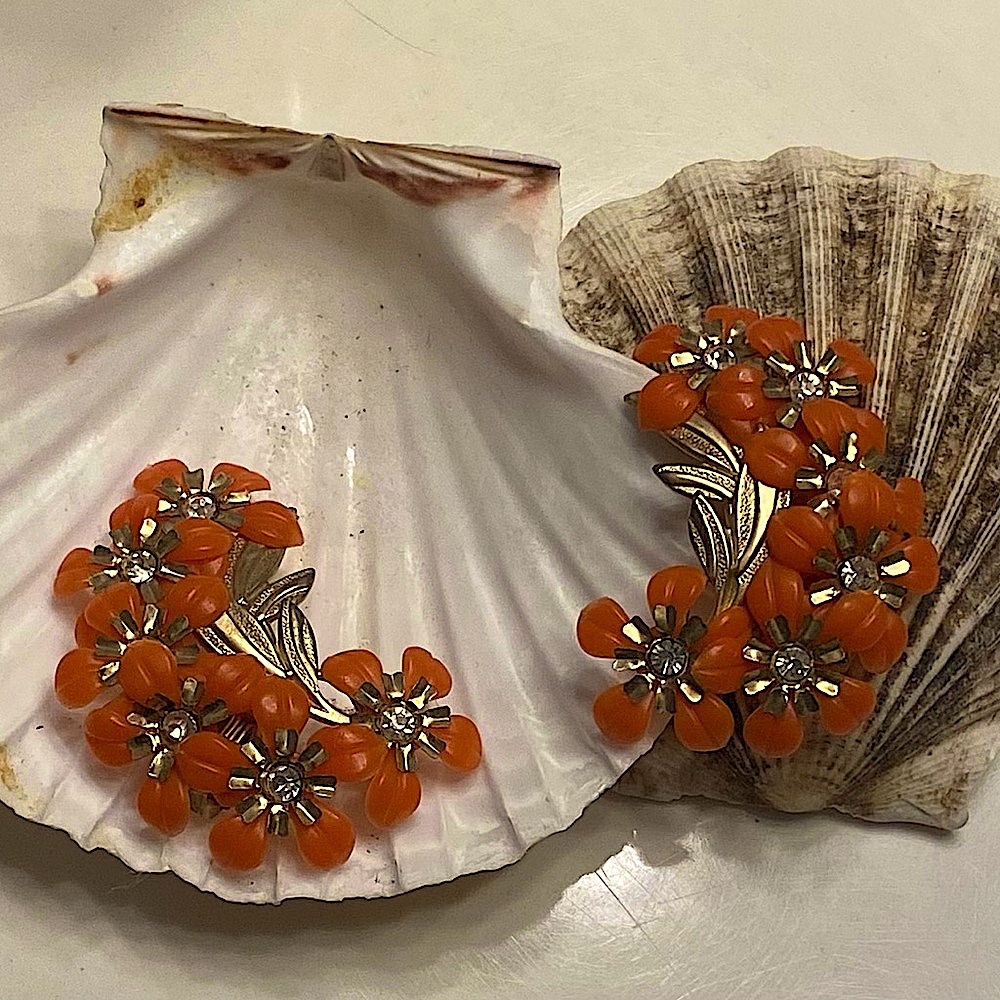 Vintage clip earrings